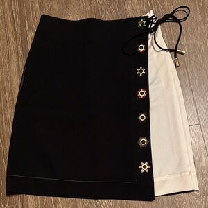 Beautiful Tory Burch Black and White Skirt